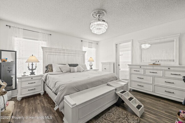 Building Photo - 4052 Montano Ave