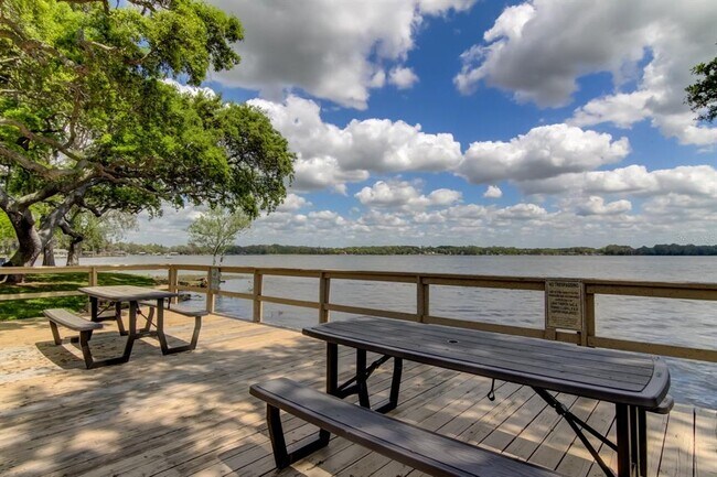 Building Photo - 90 S Highland Ave