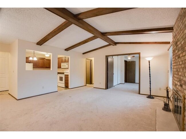 Building Photo - 1041 Zanzibar Ln N