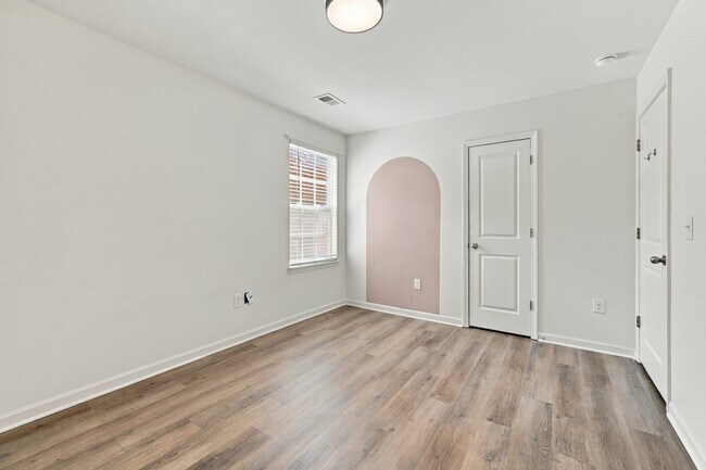 Building Photo - 129 Zulabelle Ct