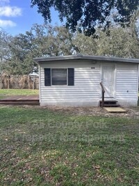 Building Photo - 1200 Pine Ave