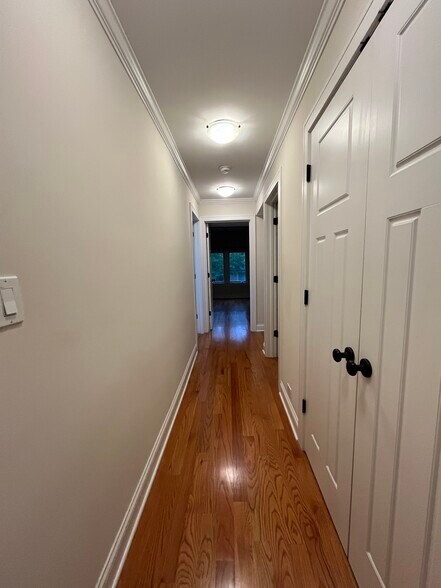 Building Photo - 541 Wesley Ave