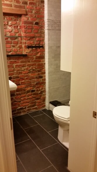 Building Photo - 309 N 37th St