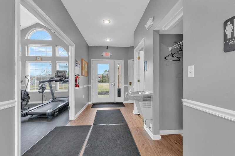 Building Photo - 773 Hidden Springs Dr