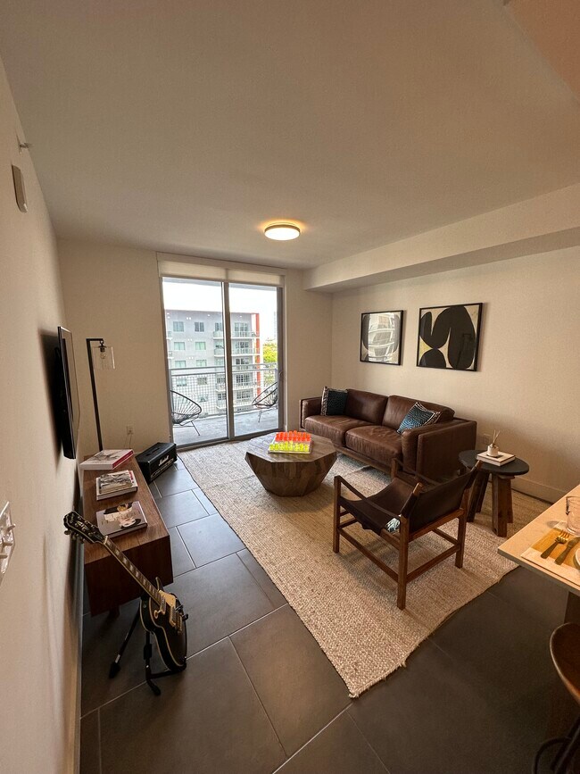 Building Photo - 190 NE 26th St