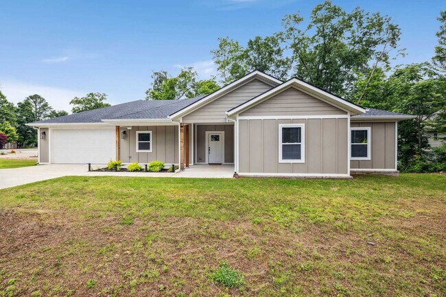 Building Photo - 10 Granshire Dr