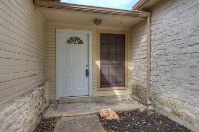 Building Photo - 1710 Woodwind Ln