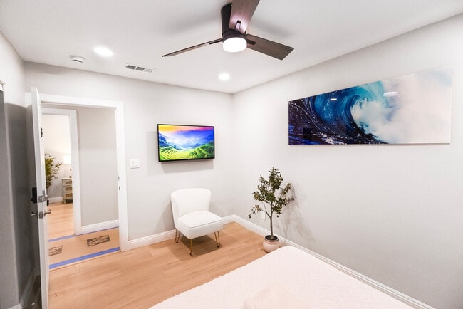 Building Photo - 6168 Cumberland St