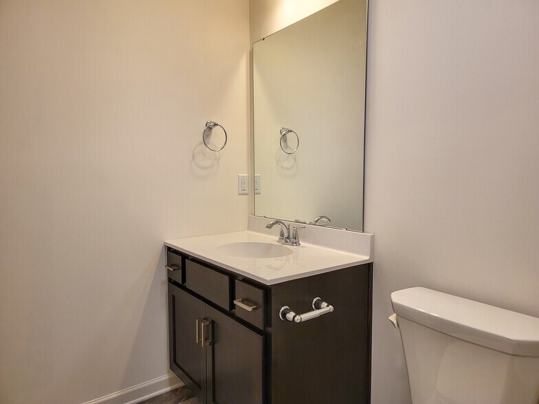 Building Photo - 2459 Spring Water Cir