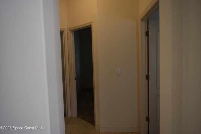 Building Photo - 1170 Eleuthera Dr NE