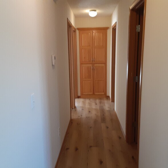 Building Photo - 4475 W Nicholas St