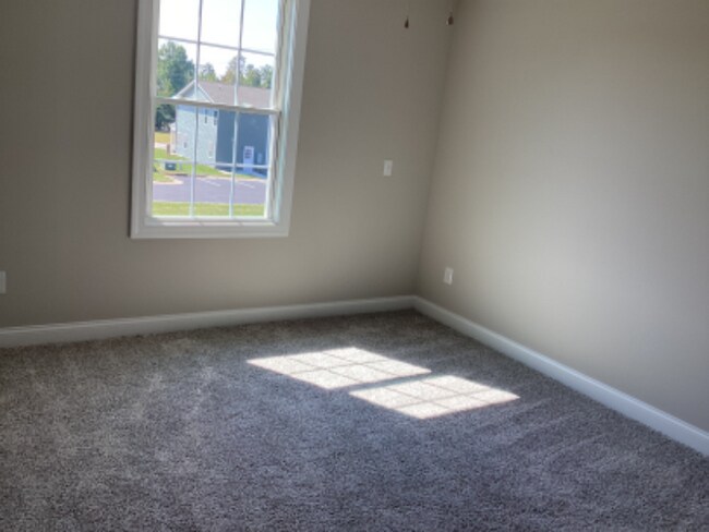 Building Photo - 3951 Newhall Dr NW