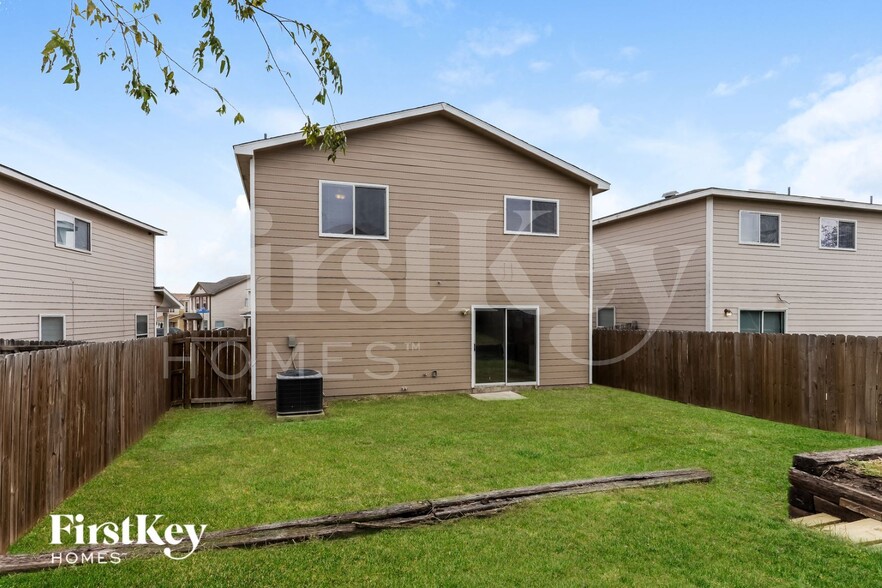 Building Photo - 111 Quince Flower