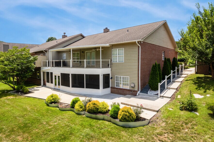 Building Photo - 57 Riverview Dr