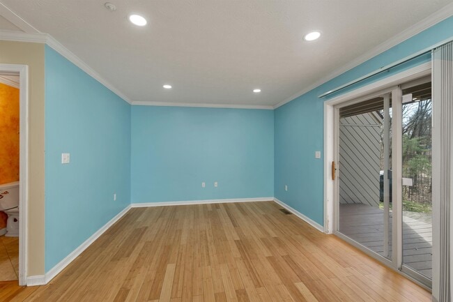 Building Photo - 32 Suffolk Ct