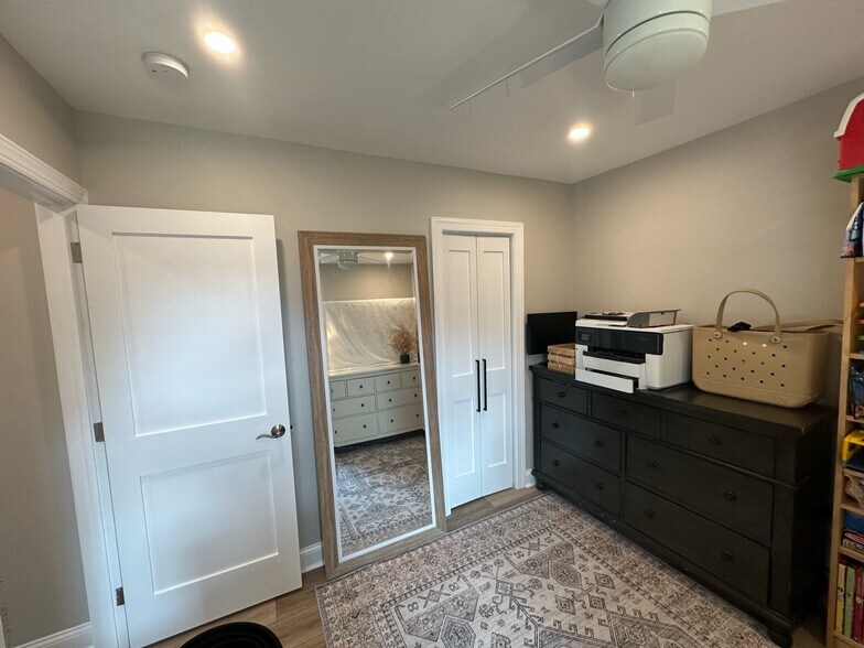 Building Photo - 15 Morton Ave