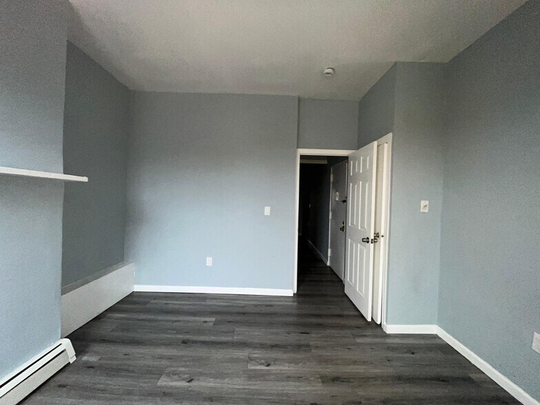 Building Photo - 485 Mercer St