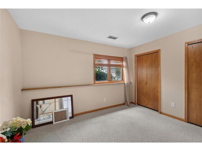 Building Photo - 14797 Lower Endicott Way