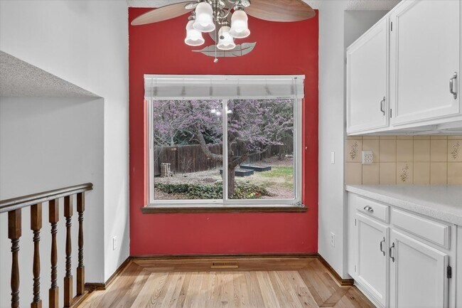 Building Photo - 4BR/4BA Updated Home with Finished Basement Suite & Landscaped Yard