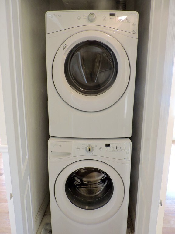 Building Photo - 153 Sumner St