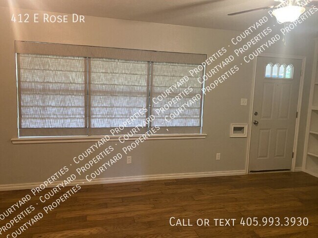 Building Photo - 412 E Rose Dr