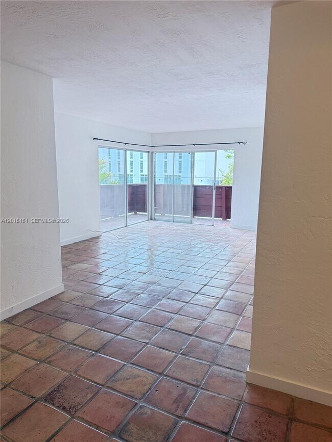 Building Photo - 1205 Mariposa Ave