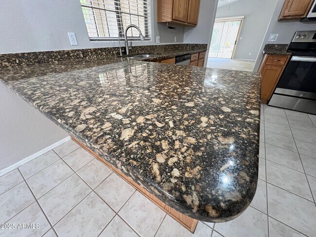 Building Photo - 10419 N 58th Dr