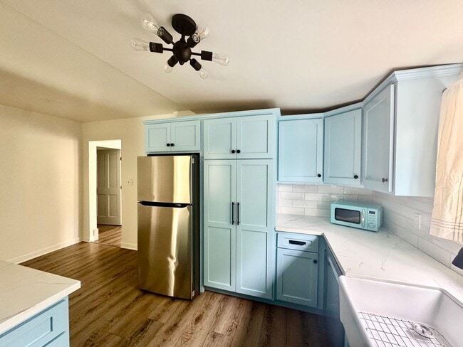 Building Photo - Charming 3 bedroom, 2 bathroom home near Old Town Pasadena