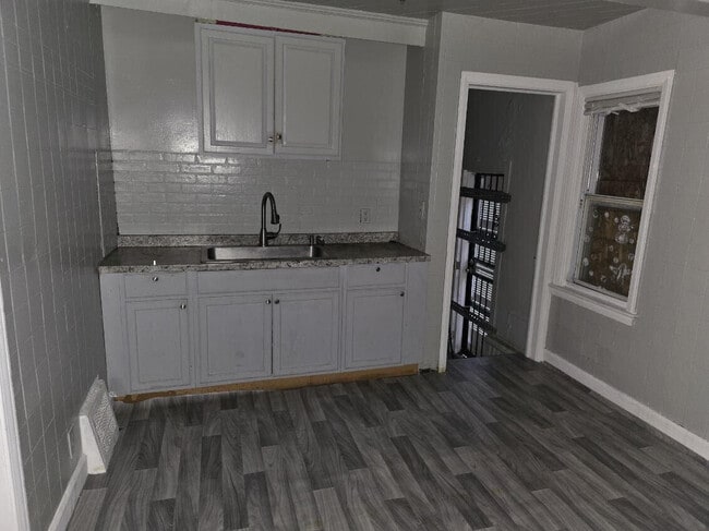 Building Photo - 9120 Winthrop St