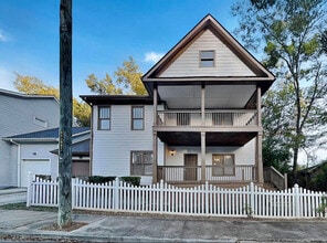 Building Photo - 66 Kenyon St SE