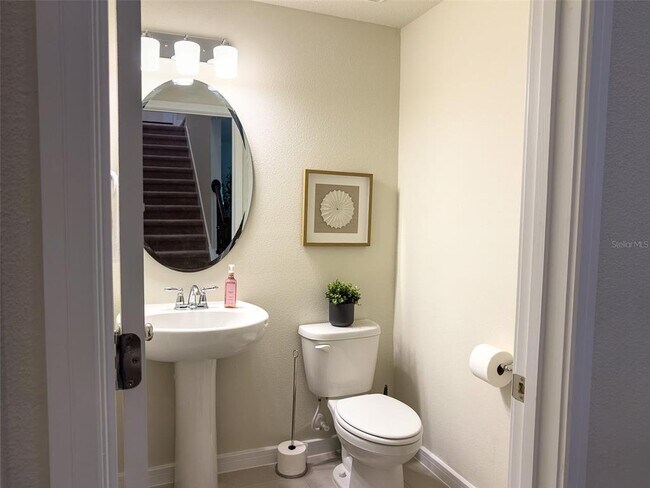 Building Photo - 5640 Pineland Run