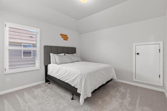Building Photo - 13104 Cerro Castellan Trace