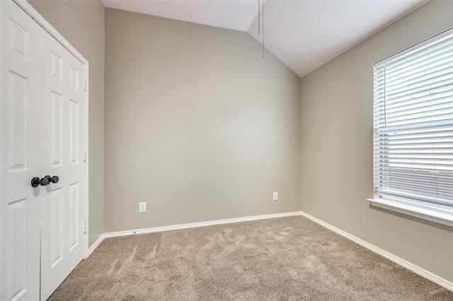 Building Photo - 613 Castleford Dr