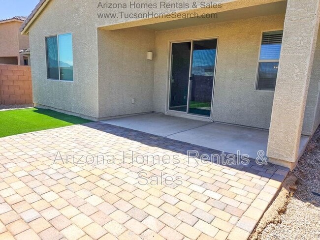 Building Photo - 11295 S Weismann Dr