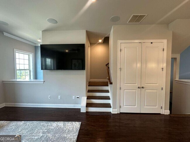 Building Photo - 1508 Slopeside Loop SE