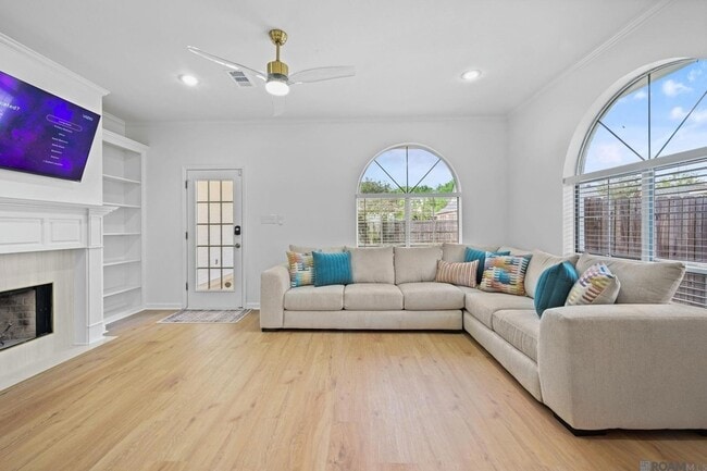 Building Photo - 18482 Lake Iris Ave