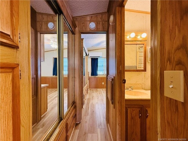 Building Photo - 10851 S Ocean Dr