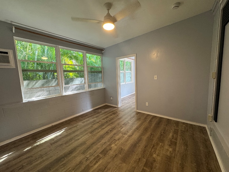 Building Photo - 1345 Akaiki St