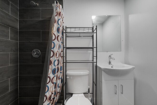 Building Photo - 836 SW 13th Ct