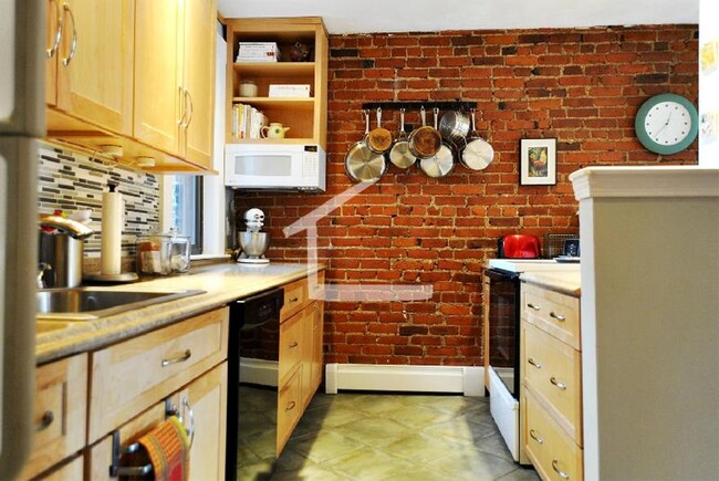 Building Photo - Best 2 Bed in Brighton! HUGE Apartment w/ ...