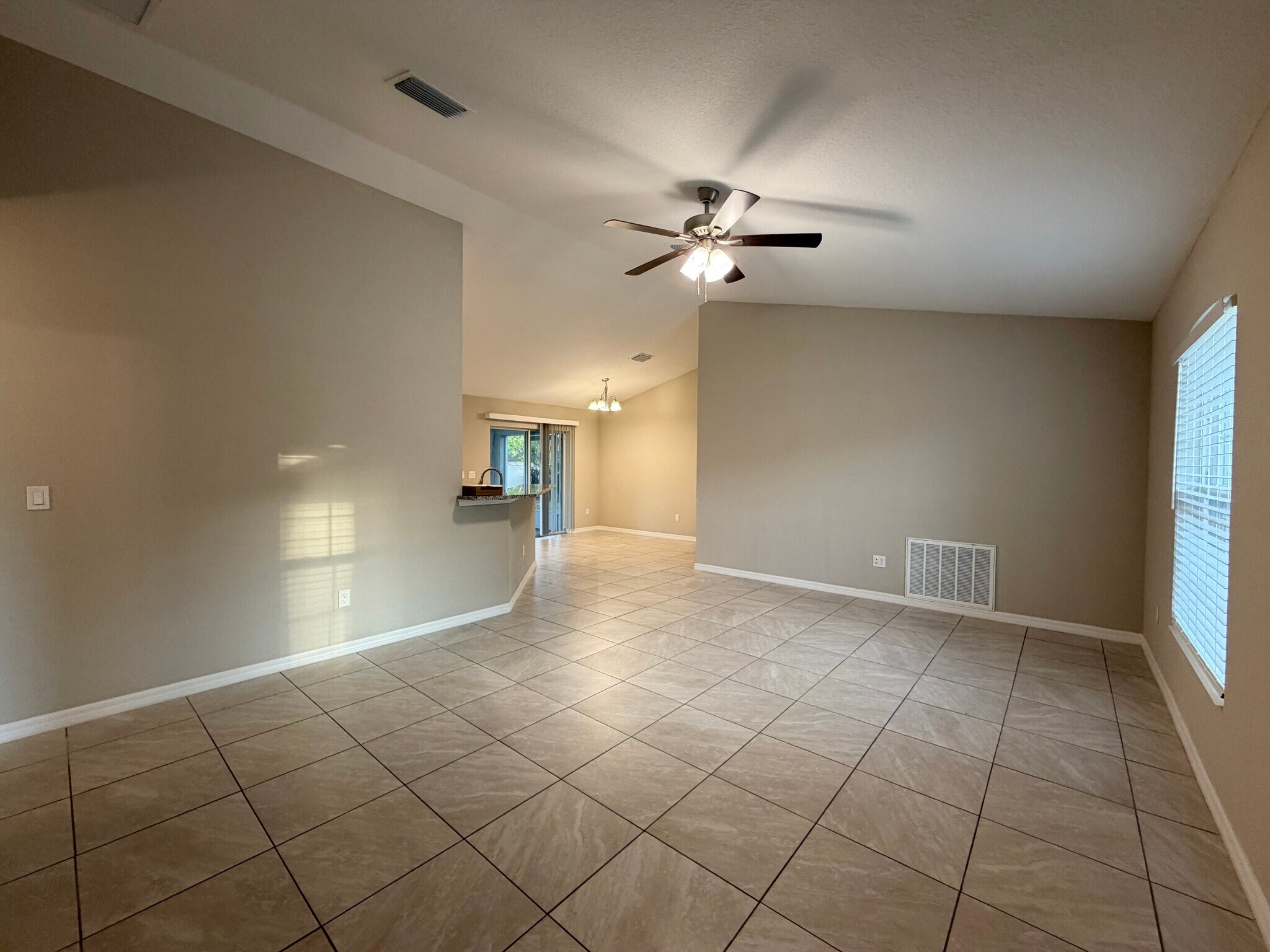 Building Photo - 7 Juniper Pass Way