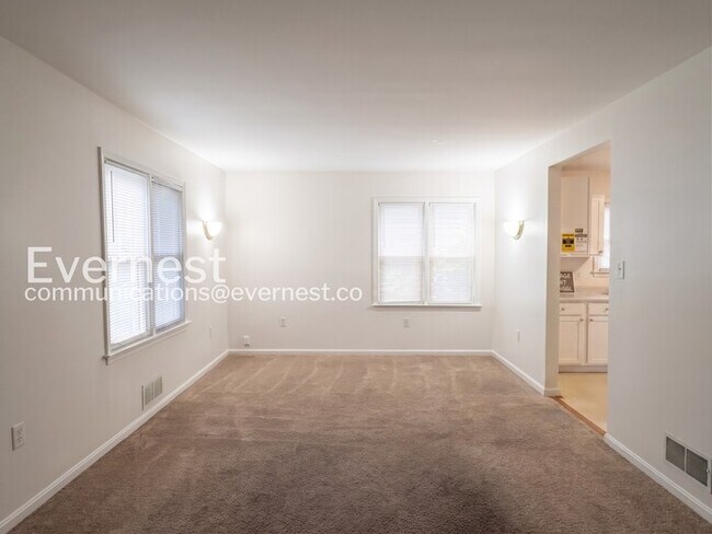 Building Photo - 4-Bed/2-Bath Home with Fenced Yard/ Available Soon!