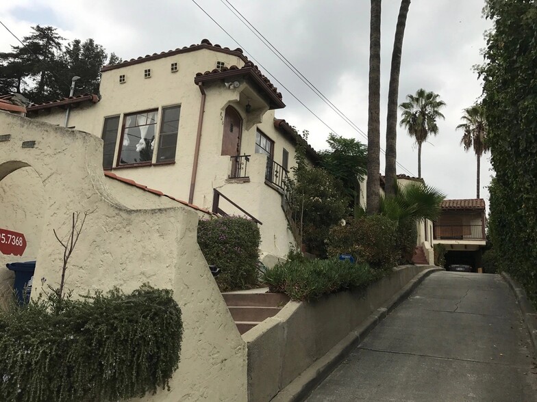 Building Photo - 826 Maltman Ave