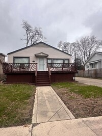 Building Photo - 257 Fernwood St