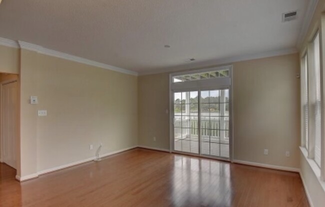 Building Photo - 8440 Highland St