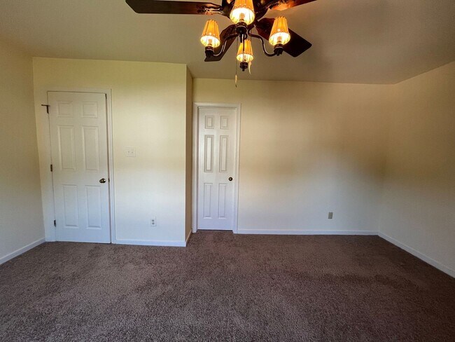 Building Photo - 8704 Hermitage Trace Cir