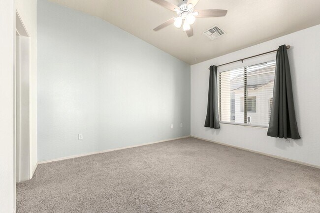 Building Photo - 2150 E Bell Rd