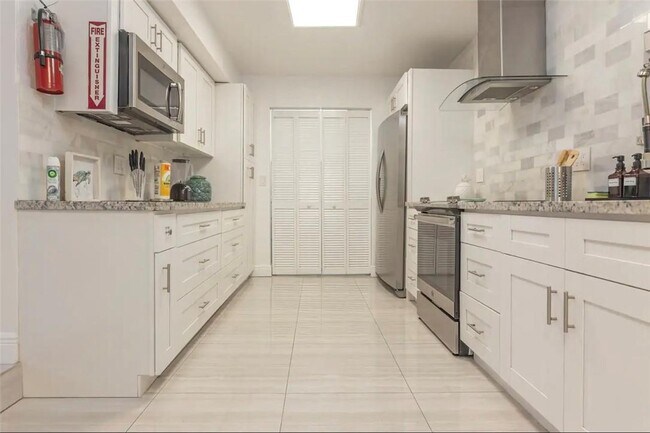 Building Photo - 1311 Monroe St