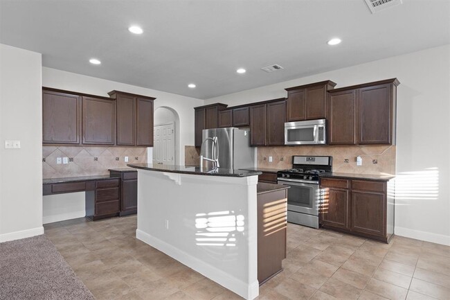 Building Photo - 706 Harwood Dr