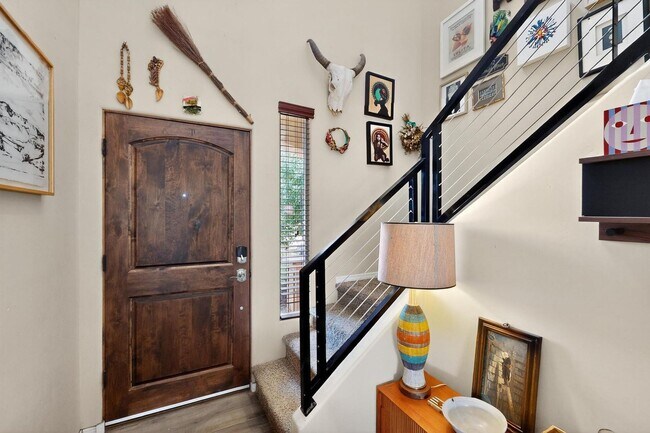 Building Photo - Sawmill District Townhouse 2/BD2/Story 2.5...
